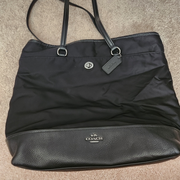 Coach Nylon and Leather bag - Picture 3 of 4